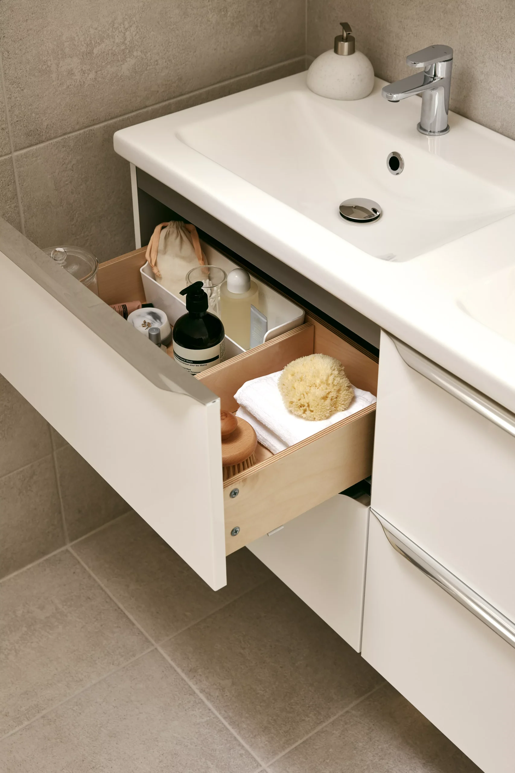 GoodHome Imandra Gloss White Vanity & Basin Cabinet (W)1200mm (H)600mm 19 GoodHome Imandra Gloss White Vanity & Basin Cabinet (W)1200mm (H)600mm - Image 19