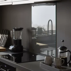 GoodHome Nashi White Glass Effect Glass Splashback, (H)800mm (W)600mm (T)5mm -Trade Point Store goodhome nashi white glass effect glass splashback h 800mm w 600mm t 5mm3663602636809 32i