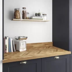 GoodHome Orin Chevron Solid Oak Upstand (L)3000mm 14 GoodHome Orin Chevron Solid Oak Upstand (L)3000mm -Trade Point Store goodhome orin chevron solid oak upstand l 3000mm5059340794990 02i
