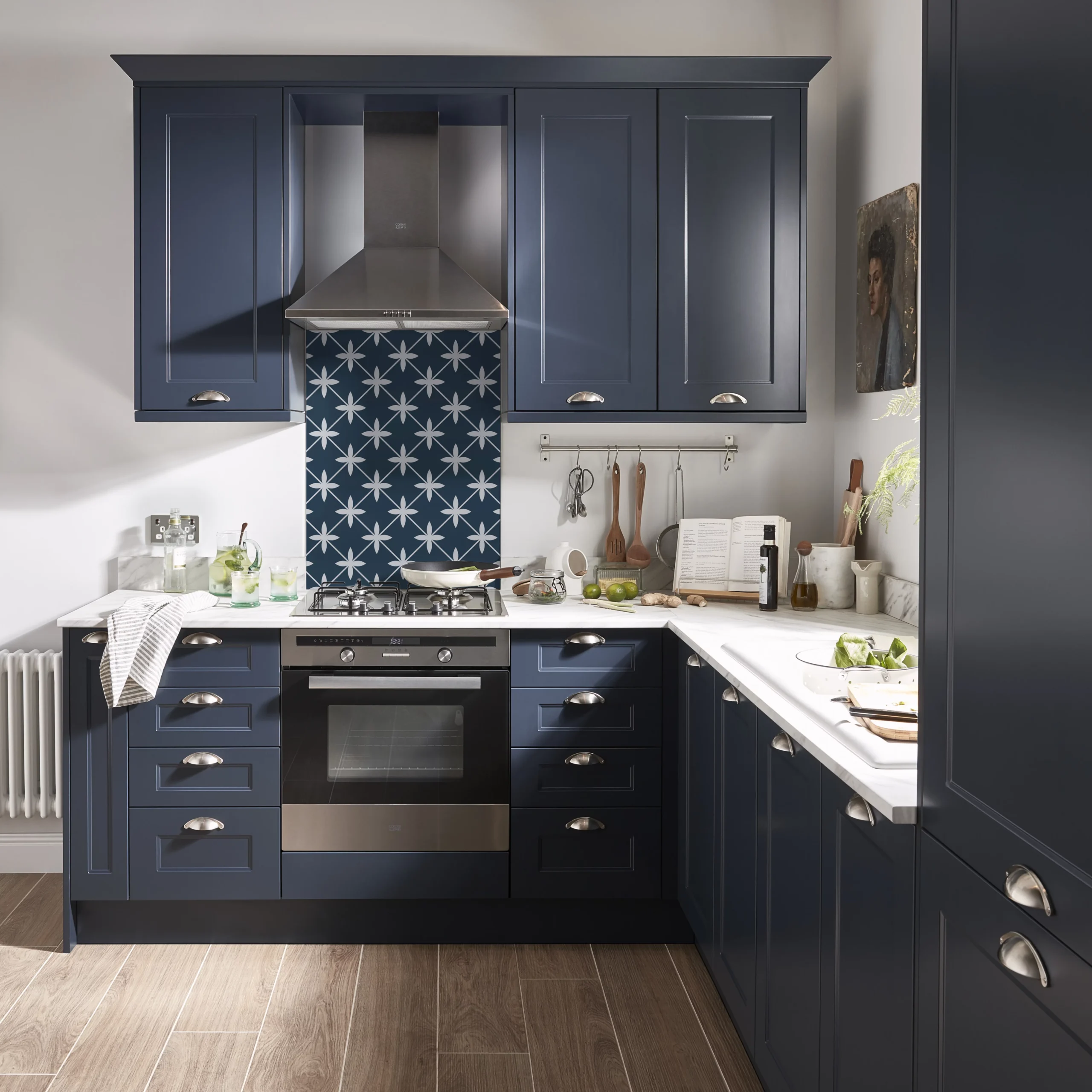 Laura Ashley Wicker Midnight Seaspray Geometric Glass Splashback, (H)750mm (W)600mm (T)6mm 2 Laura Ashley Wicker Midnight Seaspray Geometric Glass Splashback, (H)750mm (W)600mm (T)6mm - Image 2